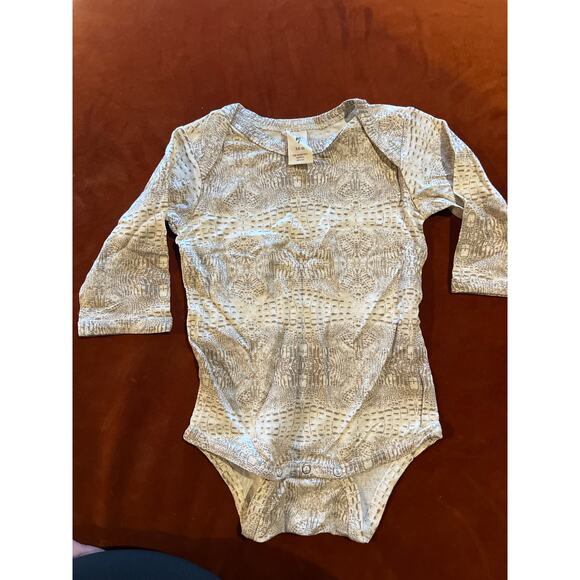kate quinn Other - NWT Kate Quinn Snake Skin Print Onesie Bodysuit Grey Bamboo 3-6m